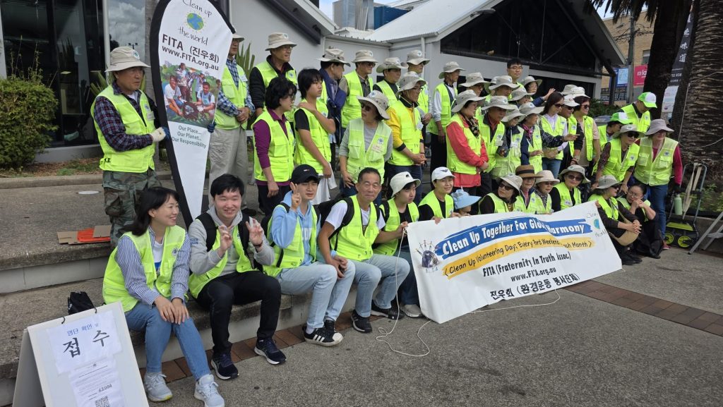 Ebenezer Mission volunteers taking part in a community clean-up